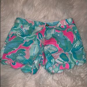 Printed lilly pullitzer scalloped shorts